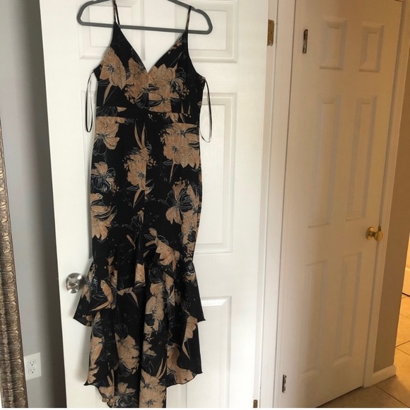 Lulus - Picture 1 of 1